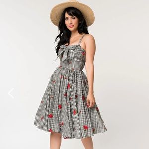 Unique Vintage 1950s Black & White Gingham Roses Print Golightly Swing Dress